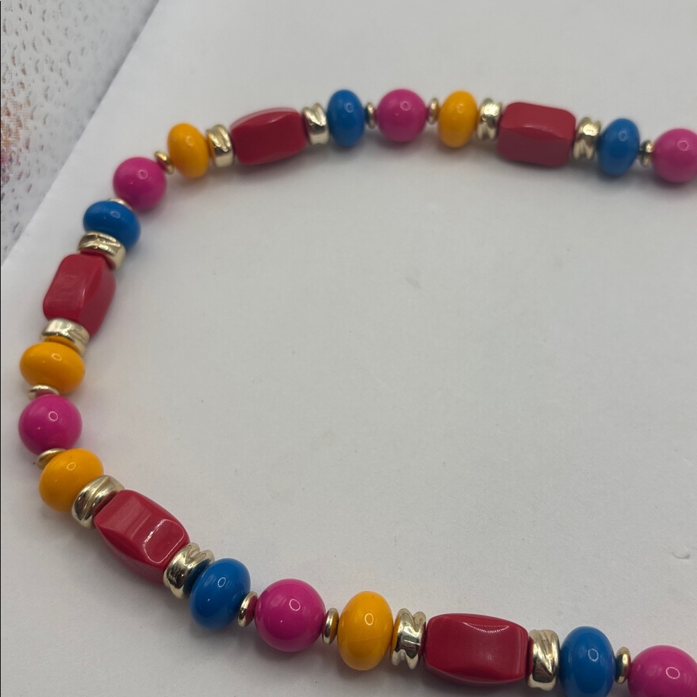 VTG Multi Colorful Beaded Genuine Lucite Necklace Jewel tone gold accents NWT - Picture 9 of 10